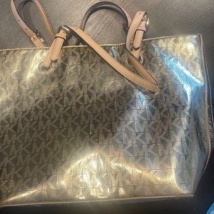 MICHAEL KORS Gold Tote.